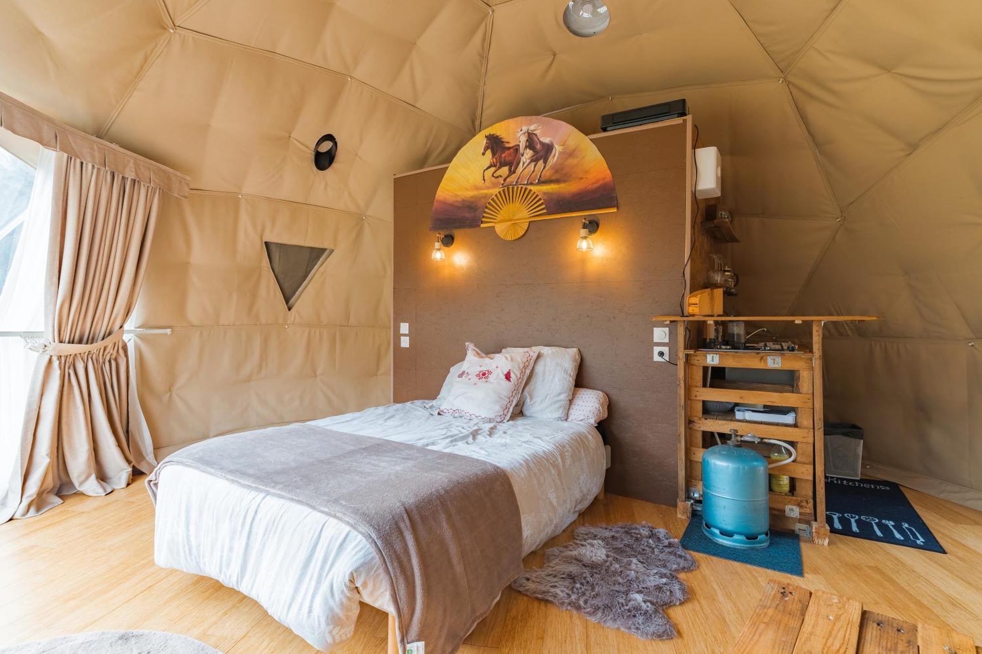 La Cabane Aux Chevaux Varages Экстерьер фото